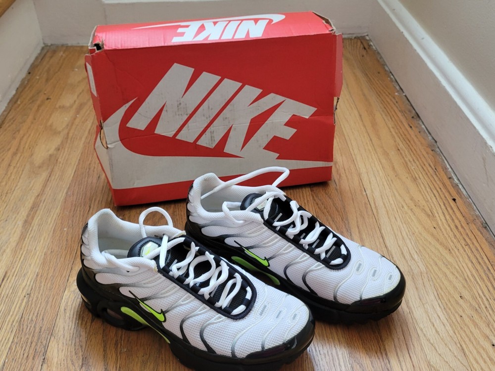 Nike Air Max Plus RF Kids Sneakers Size 6.5Y White Volt Black BV0047-100