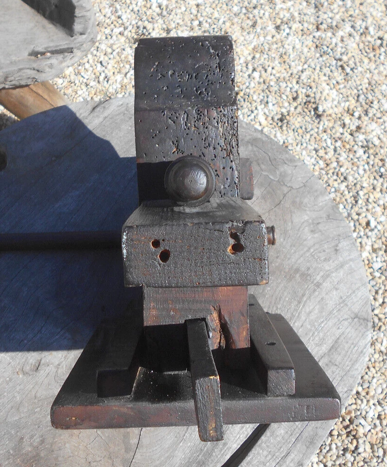 Ancien  Etau en Bois  ! - Photo 4/4