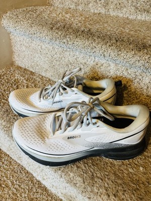 Brooks Trace 3 Women's Running Shoes White/Oyster/Black Size 9.5 barely used  
