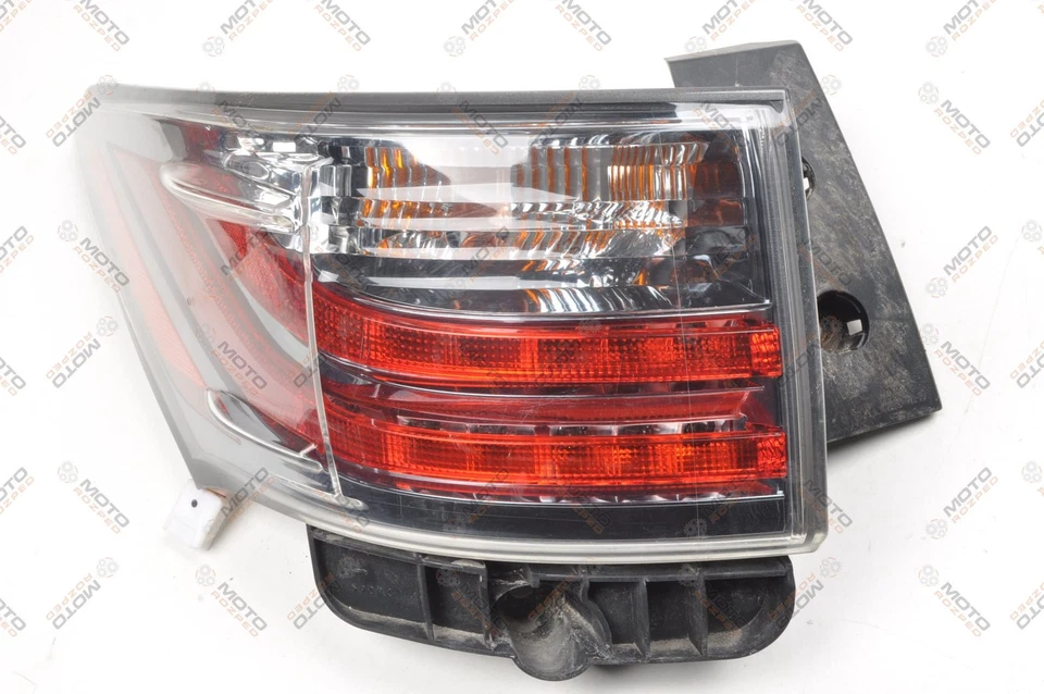 LEXUS CT 200H Luce Posteriore Sinistra - Immagine 3 di 4