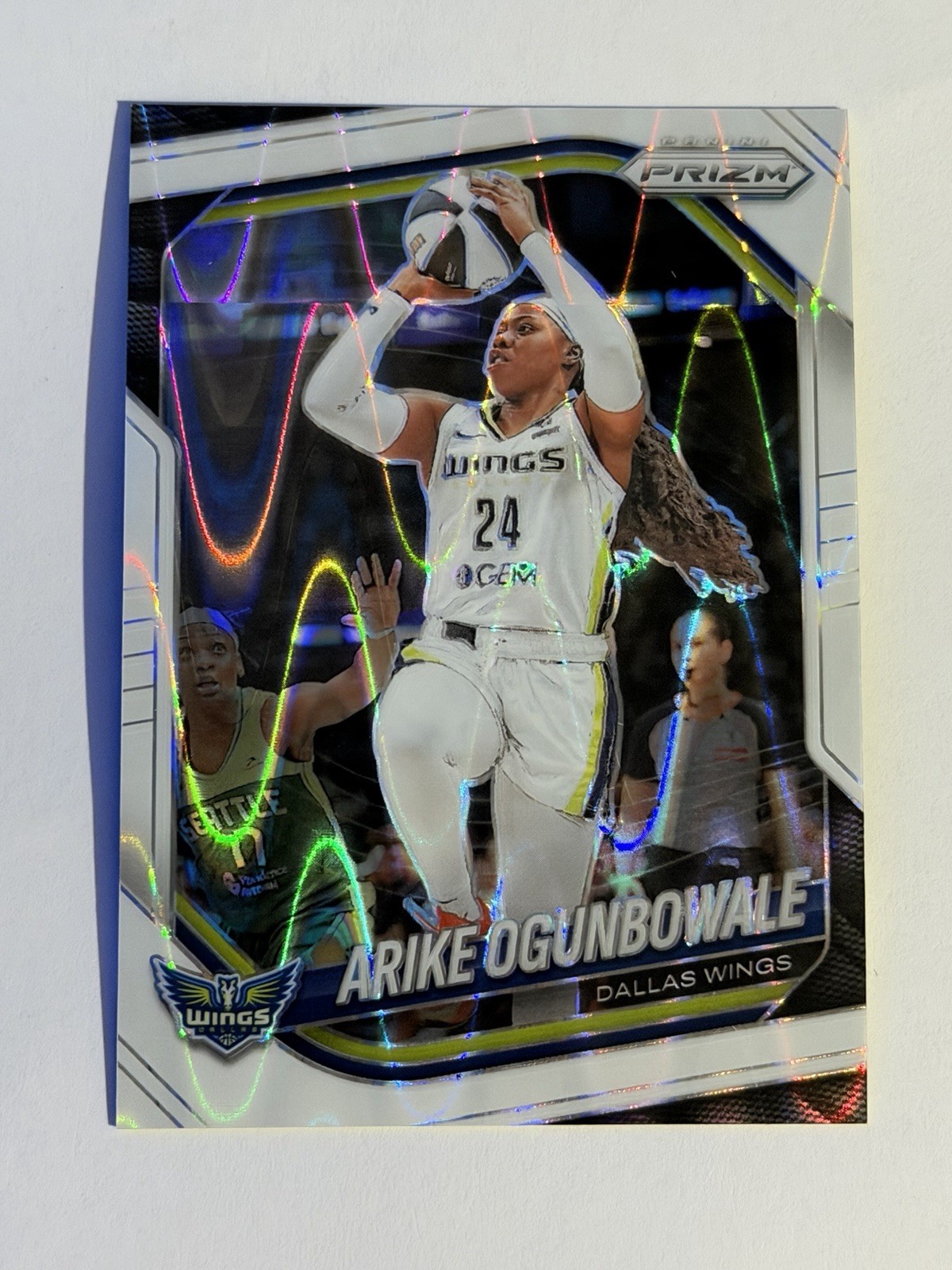 ARIKE OGUNBOWALE 2025 Panini PRIZM WNBA WHITE SEISMIC Dallas Wings #73 🪽🏀
