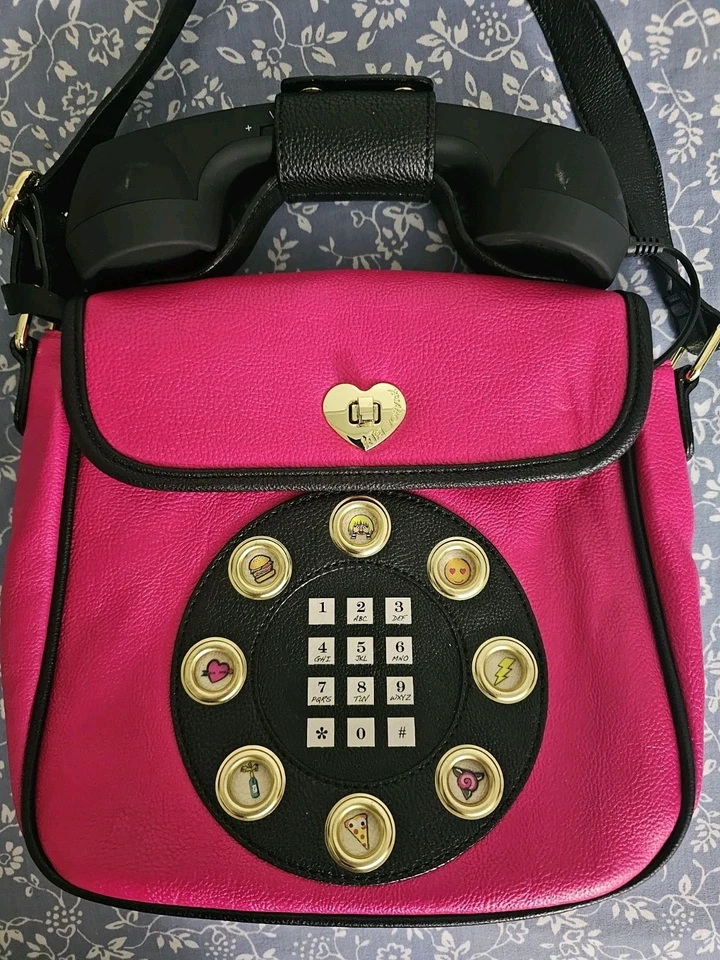 BETSEY JOHNSON "CALL ME" ROTARY PHONE TELEPHONE HOT PINK BLACK CROSSBODY BAG - Изображение 4 из 4