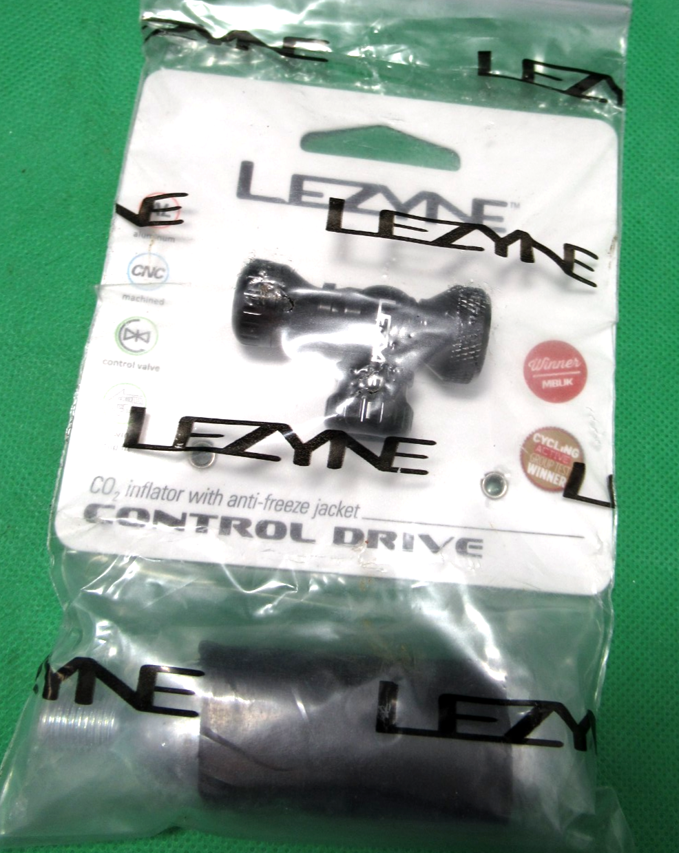 Lezyne Control Drive CO2 Road MTB Bike / Cycle / Cycling Tyre Inflator - Black