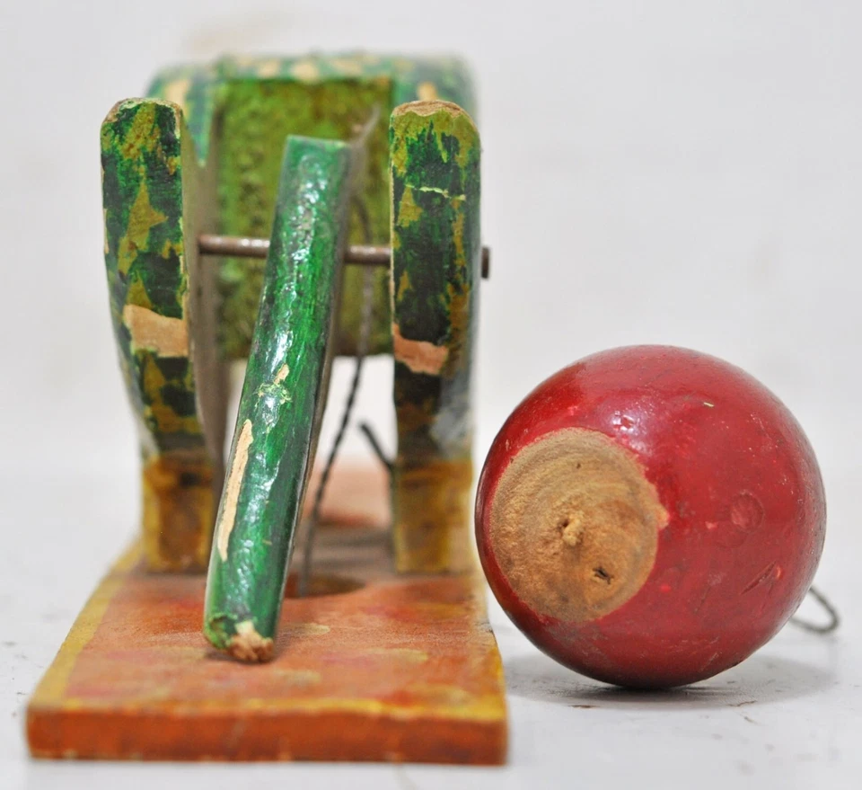 Estatuilla de madera vintage de pájaro loro juguete original antigua hecha a mano pintada a mano Foto 4 de 4