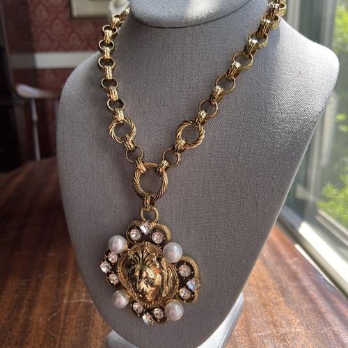 Vintage Graziano Lion's Head Necklace; Faux Pearls And Rhinestones; Stunning! - Picture 9 of 20