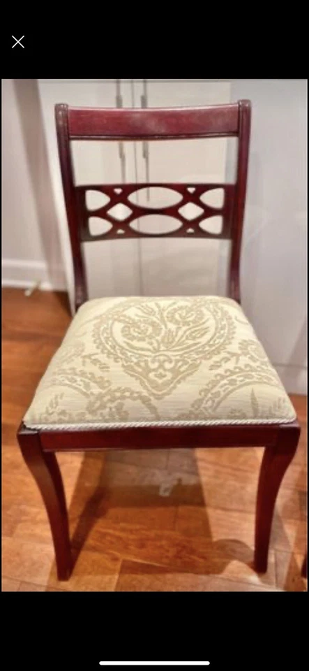 Par de sillas antiguas de caoba Regency 1830’, acabadas retapizadas Foto 3 de 4