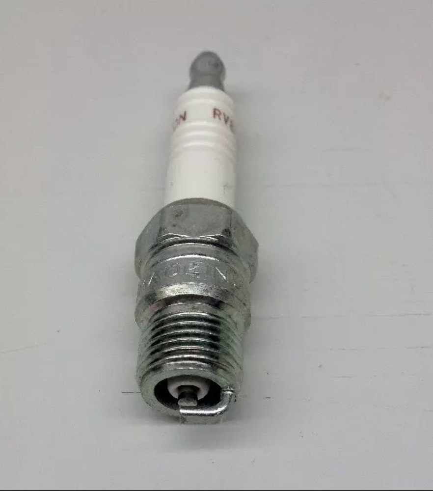 1967-1980 Champion RV8C Spark Plugs #121 QTY-5