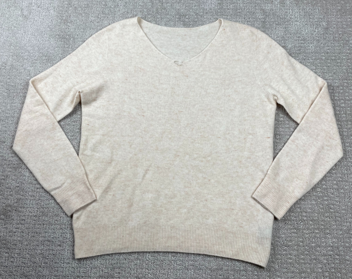 Sweater Womens Size Medium Light Pink V Neck Extrafine Merino Wool Pullover Soft