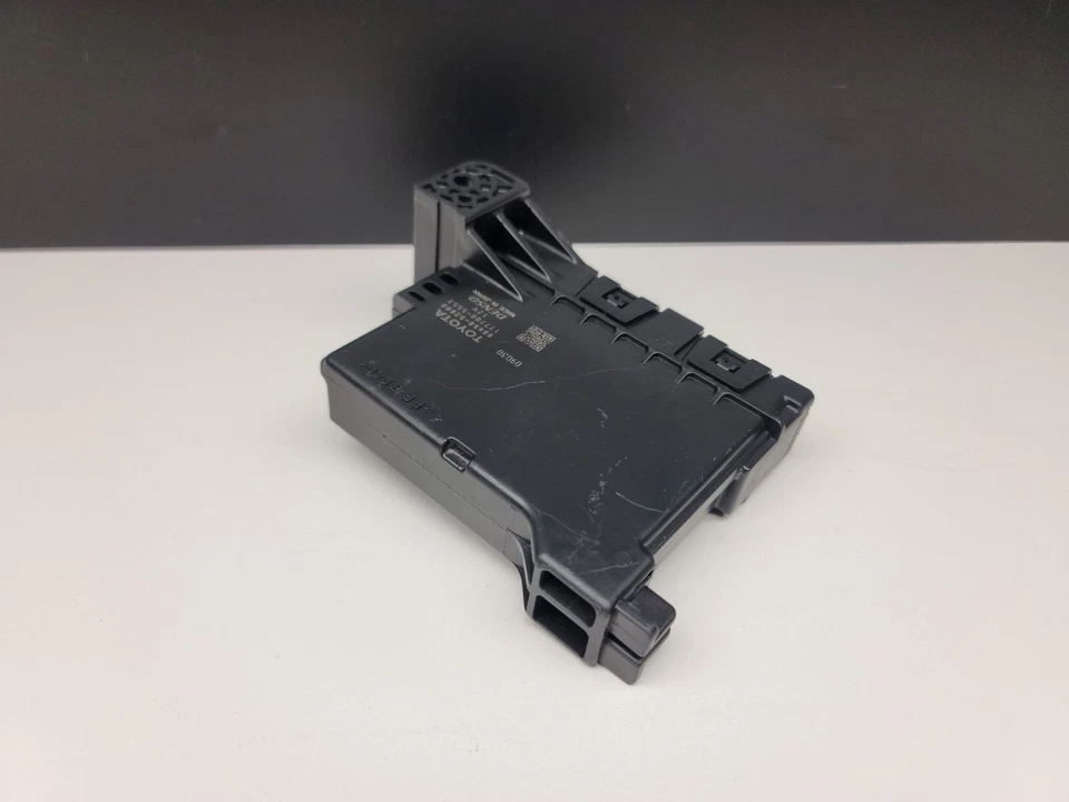 Toyota Prius C 2013 módulo de computadora de control de temperatura 88650-52800 OEM 12 13 14 Foto 4 de 4