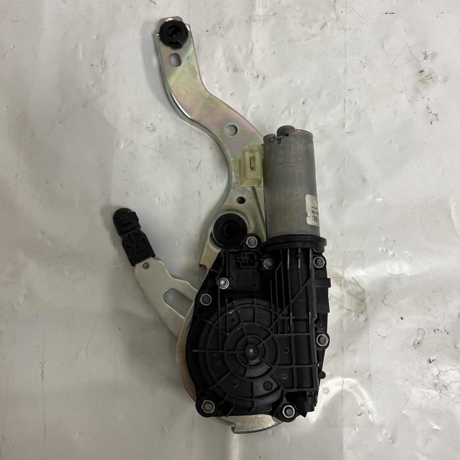 MERCEDES BENZ Trunk Lid Drive Unit Part# 0390204124 OEM for sale 