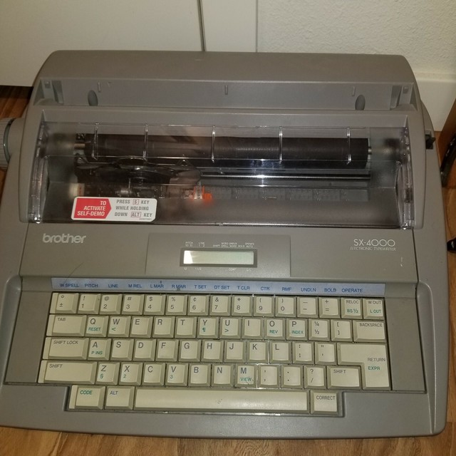 BROTHER SX-4000 PORTABLE DAISY WHEEL ELECTRONIC LCD DISPLAY TYPEWRITER