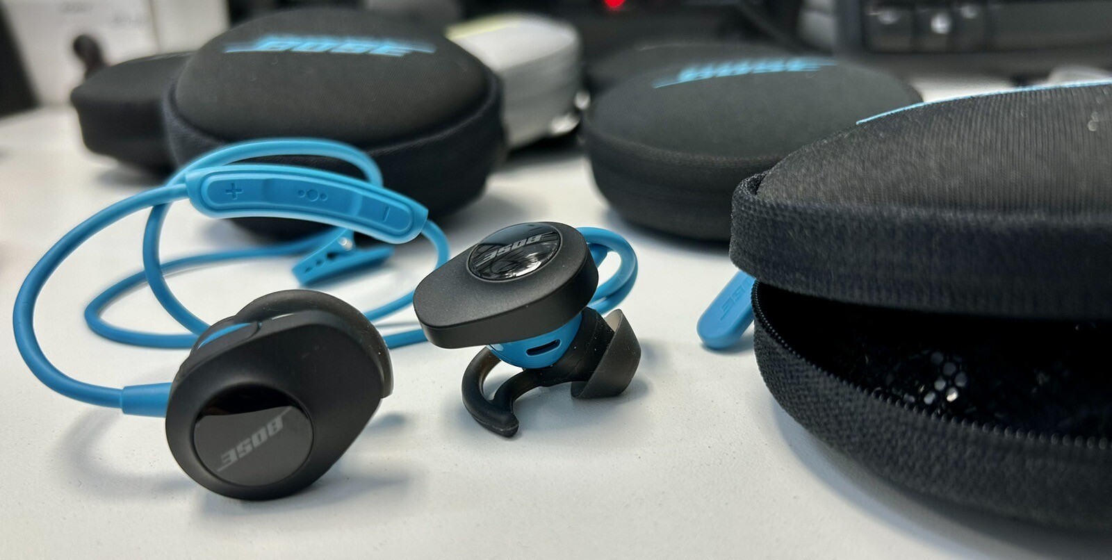 Bose SoundSport Wireless in Ear Neckband Headphones Black Green eBay