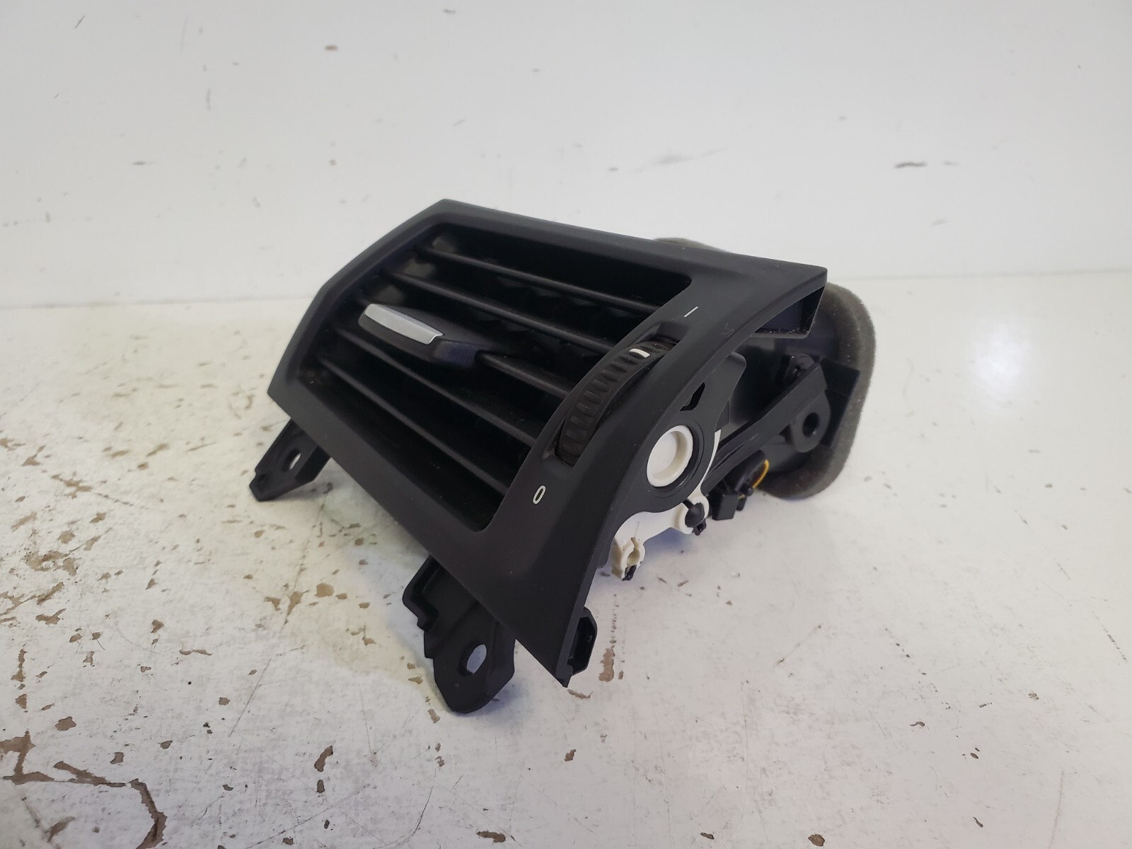 OEM 2011 - 2017 BMW F25 X3 Left Driver Front Dash Vent AC Grille 