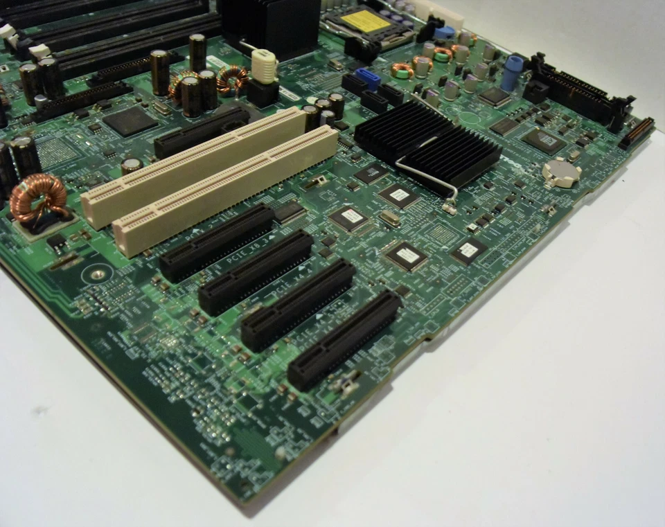 Dell 0TW855 Motherboard Poweredge 1900 System Board - Image 3 of 4