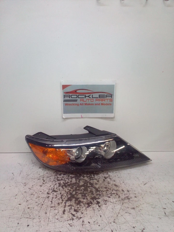 KIA SORENTO XM 10/2010-09/2012 RIGHT FRONT HEADLIGHT HALOGEN TYPE - image 2 of 4