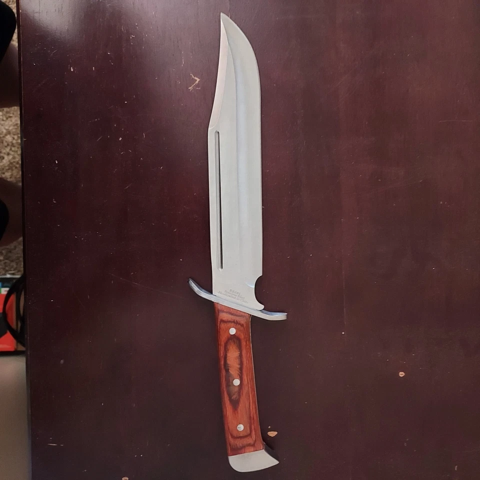 Colección de 5 cuchillos Bowie. Con fundas excelente estado ver fotos!!! Foto 4 de 4