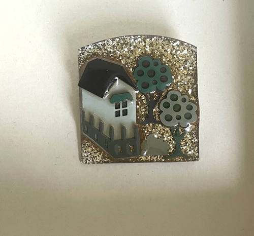 Prendedores de casa de colección de Lucinda - Broche de resina metálica brillante esmaltada - Tono de verde