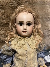 Exceptionnelle poupée,déposé tête JUMEAU SGDG 10 bouche fermée doll avec boite