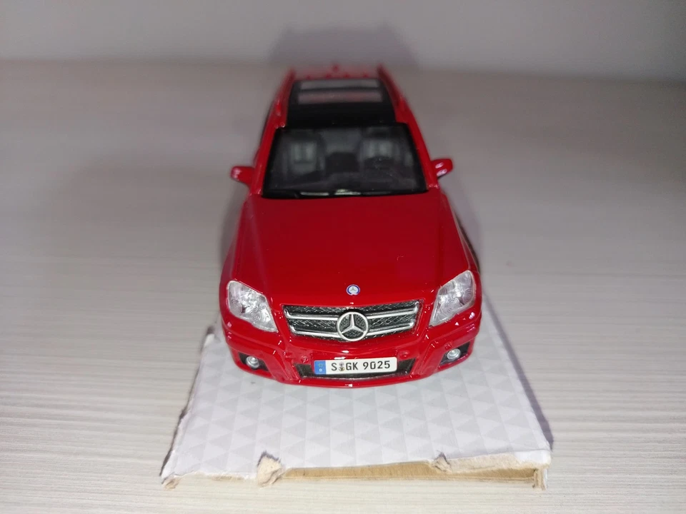 Mercedes Benz GLK Class 1/32 Burago Modellino Auto Die Cast No solido Maisto - Immagine 2 di 4