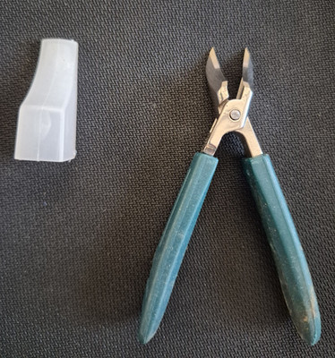 Bent-Nose Angled Tip Pliers Cushion Grip Steel/Plastic Green/Silver 1pc