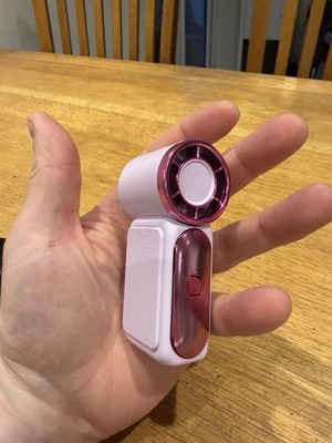 Rosa tragbarer Mini-Handventilator mit LED-Anzeige, USB wiederaufladbarer persönlicher Ventilator