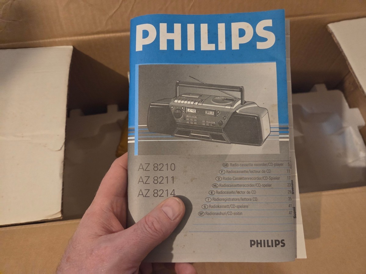 RARE Philips AZ8214 CD sound machine CD/AM/FM/Cassette stereo in