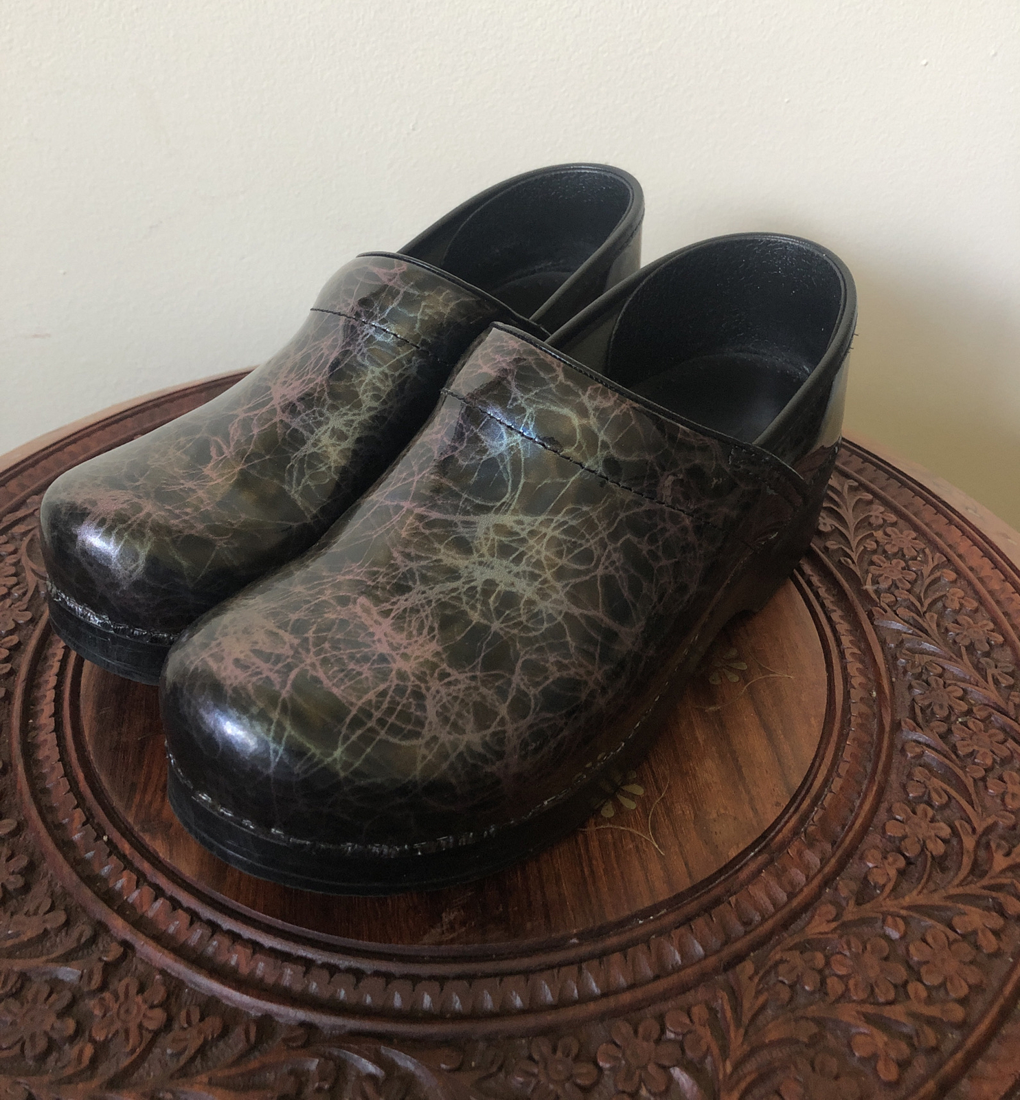 dansko patent leather shoes