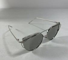 Fashion Wear Sunglasses Silver Polarized Lens Silver Tone Wire Design Frame