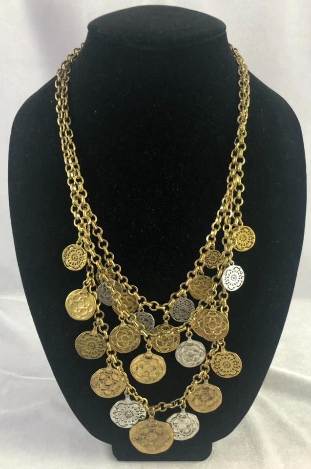 Collar de tres secciones intercambiable con dije de moneda tono oro y plata CAbi de colección
