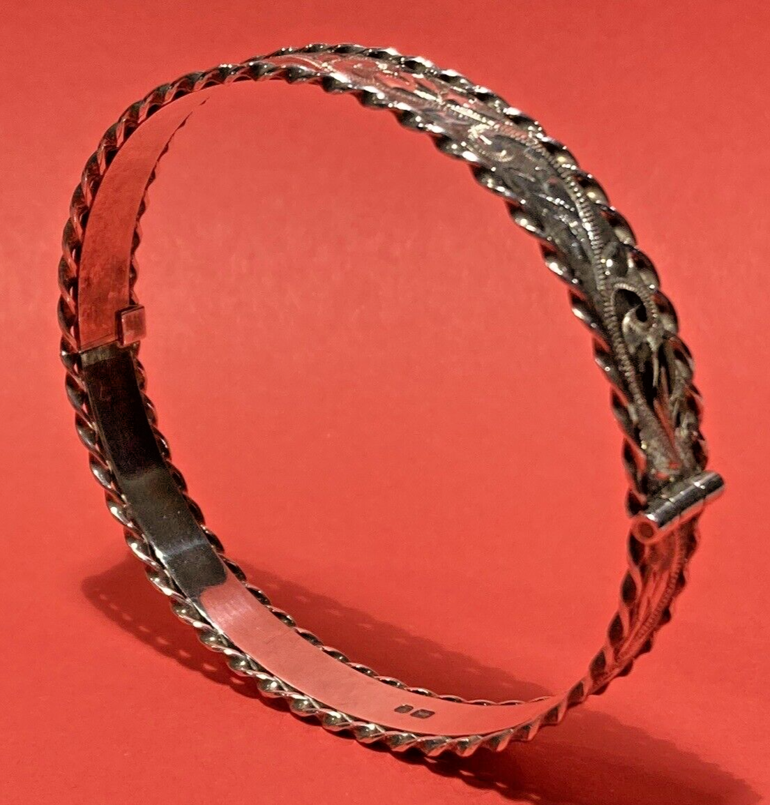 VINTAGE HALLMARKED STERLING SILVER HINGED BANGLE eBay