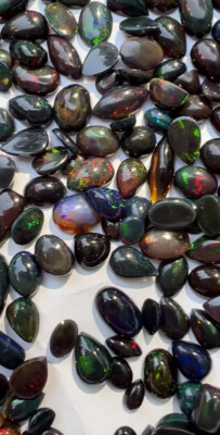Äthiopischer schwarzer Opal Edelsteine AAA + 1 Gramm Kollektion