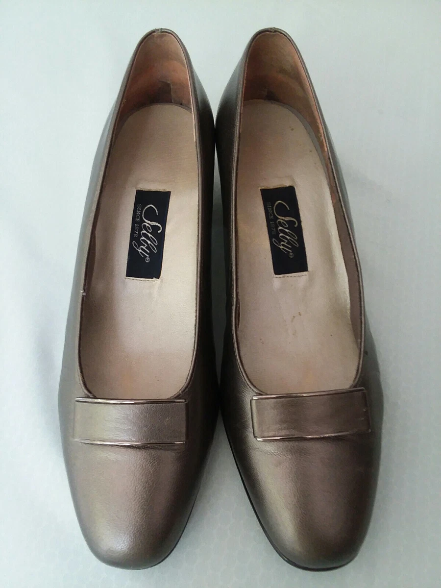 Selby Comfort Flex Flats Women s Size 7B Bronze Medium Heel