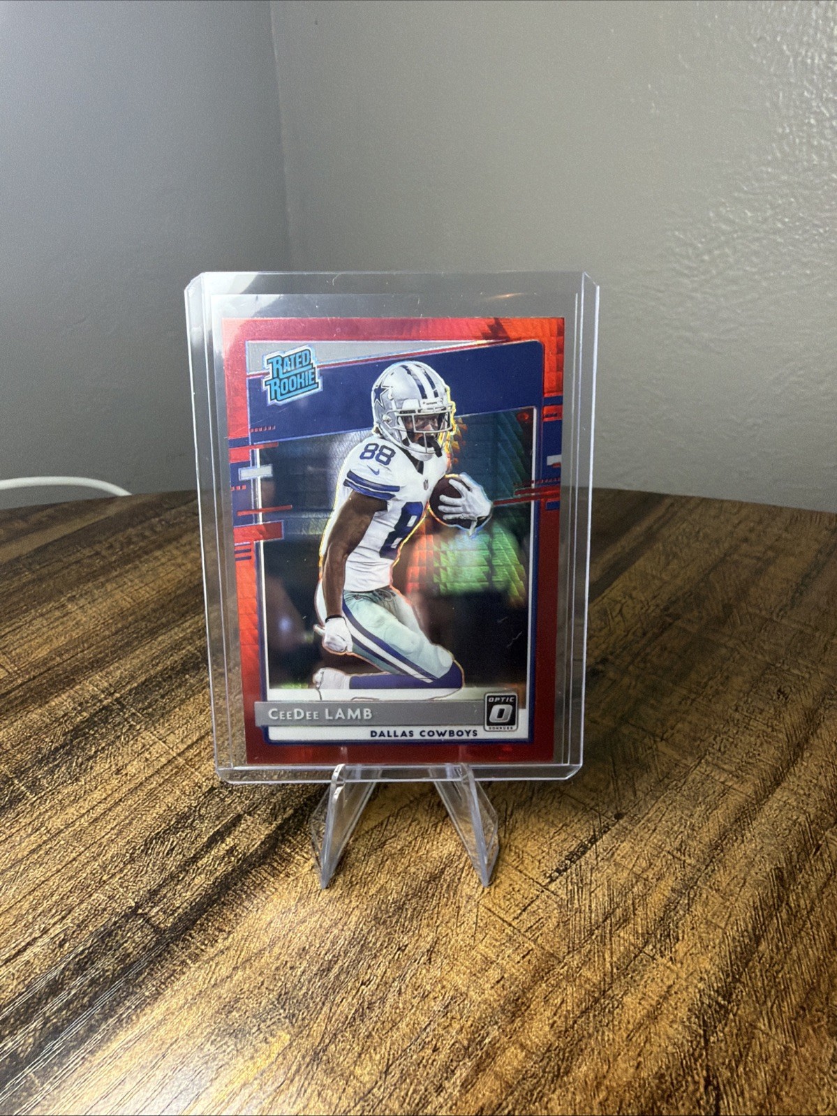 2020 Panini Donruss Optic - Rated Rookies CeeDee Lamb #156 Red Hyper Prizm (RC)