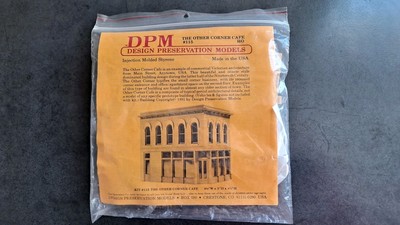 woodland scenics DPM The Other Corner Cafe #115 Kit ho scale