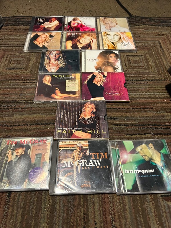 FAITH HILL: 11 CDS COUNTRY/XMAS + TIM McGRAW 3 CDS PRE-OWNED