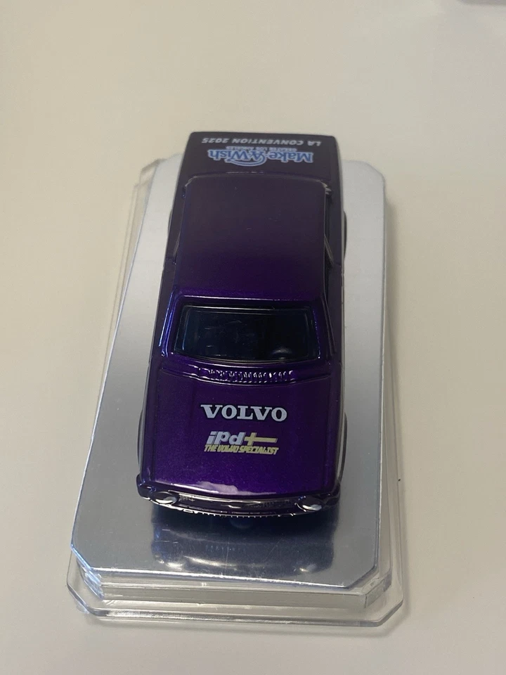 2025 Hot Wheels 39th Convention Los Angeles, CA 73 Volvo 142GL Charity Car #445 - Image 3 of 4