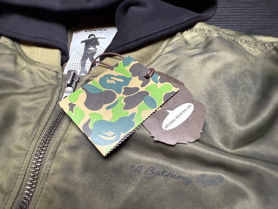 Abrigo bombardero Bape (A Bathing Ape) NYLON MA-1 PARA HOMBRE - Color OliveDrab - Talla XXL Foto 4 de 4