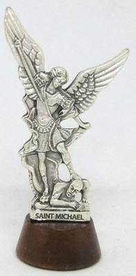 40.049.30 007 Statue St. Michael Erzengel Michael auf Holzsockel mit Schriftzug
