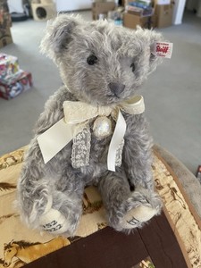 Steiff Queen Elizabeth II Platinum Jubilee Bear Limited Edition 2022