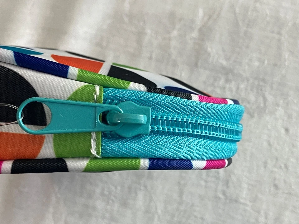 BASICS COSMETICS/MAKE UP ZIPPERED BAG. - Image 4 of 4