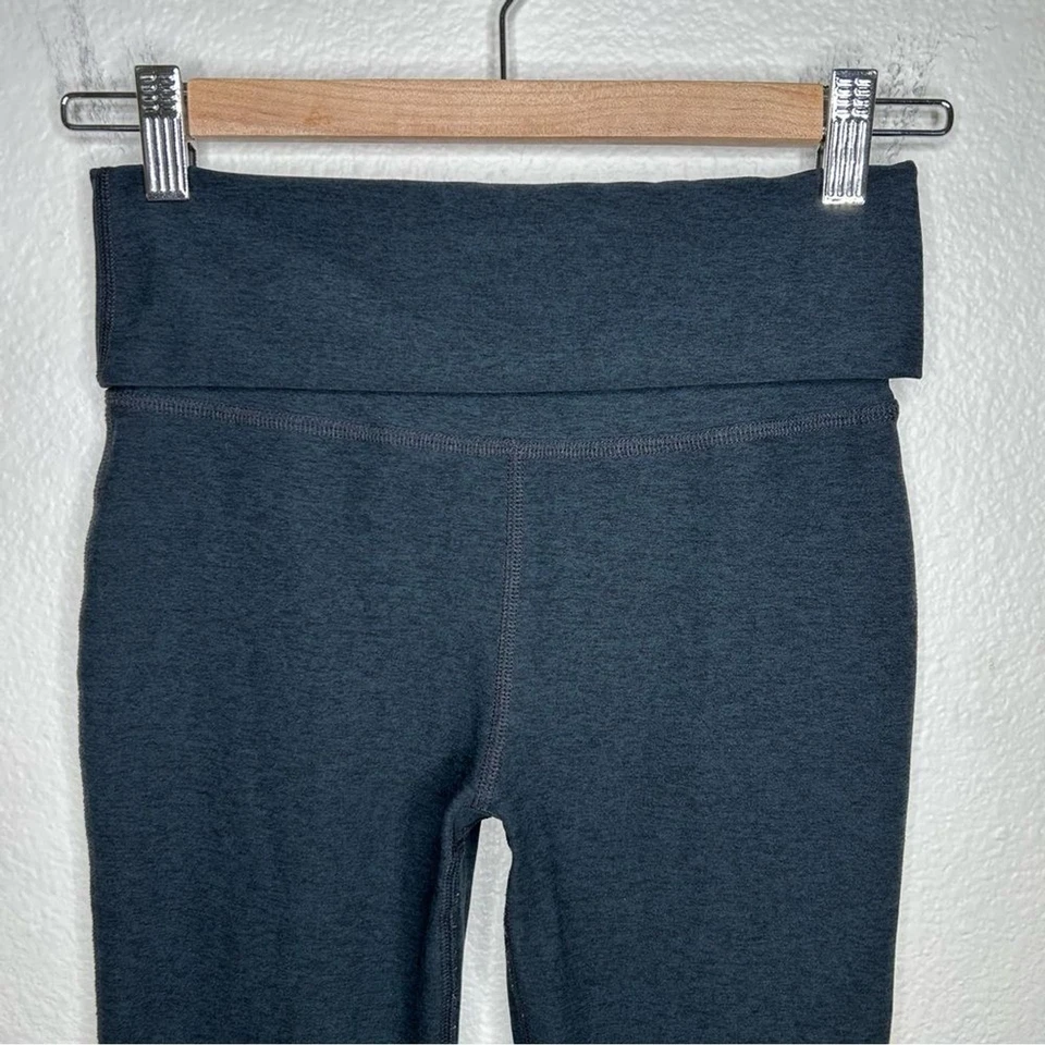 Beyond Yoga foldover flare leggings small - Image 2 of 4