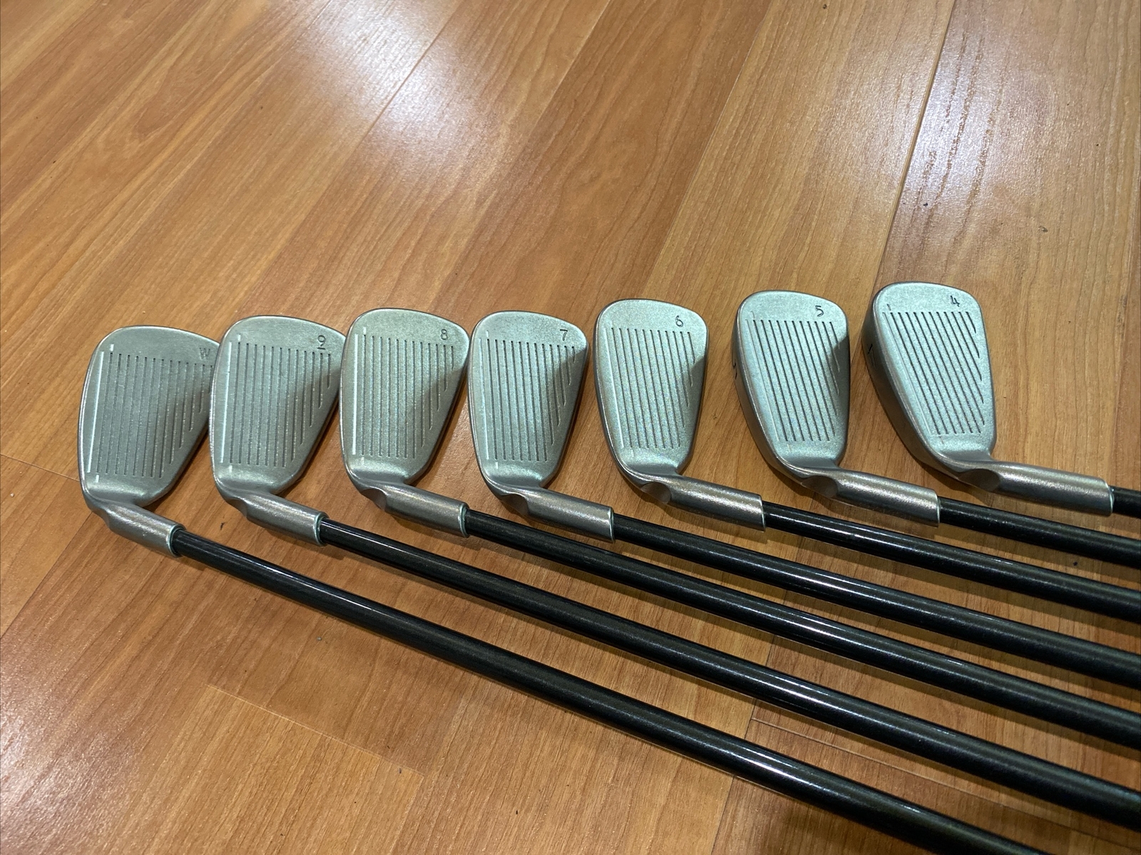 Ping i3 O-Size 4-PW Iron Set RH Green Dot graphite shafts a flex ping grips