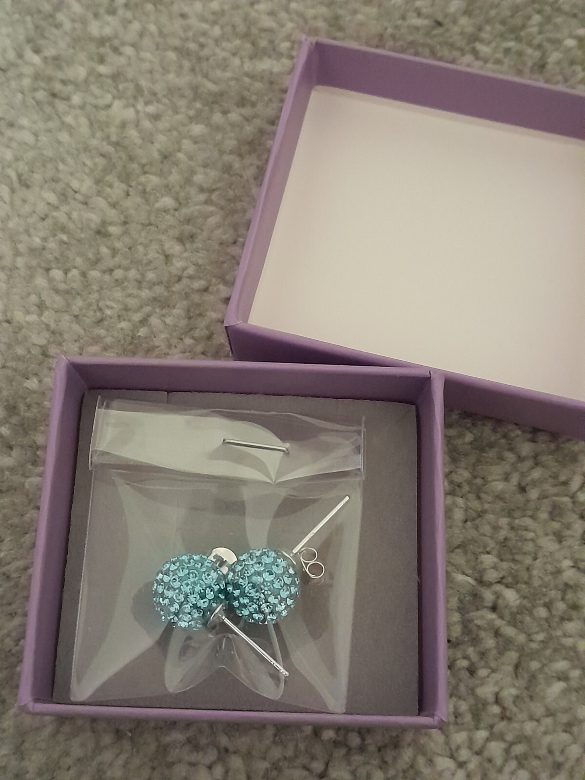 Dainty stud earrings for everyday elegance-image