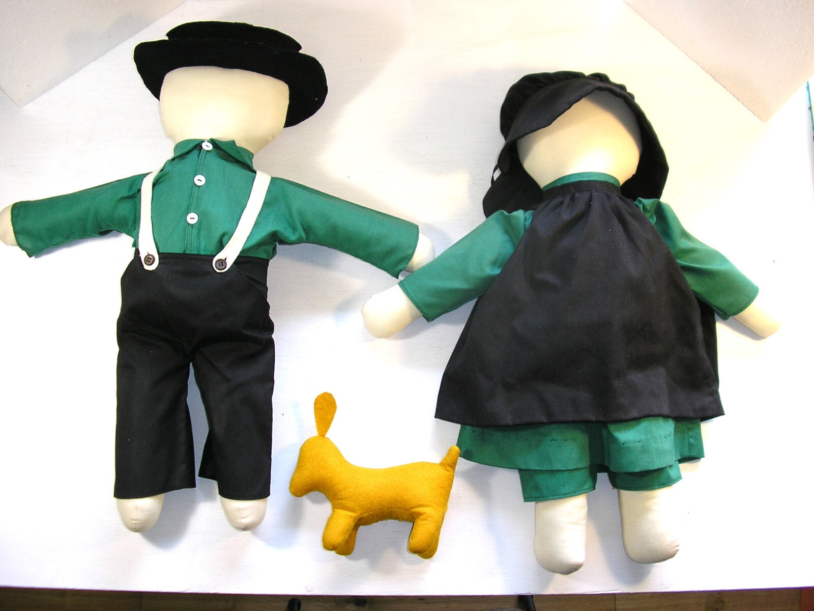 Vintage 21&rdquo; Faceless Amish Dolls, Boy/Girl/Dog, Soft Cloth