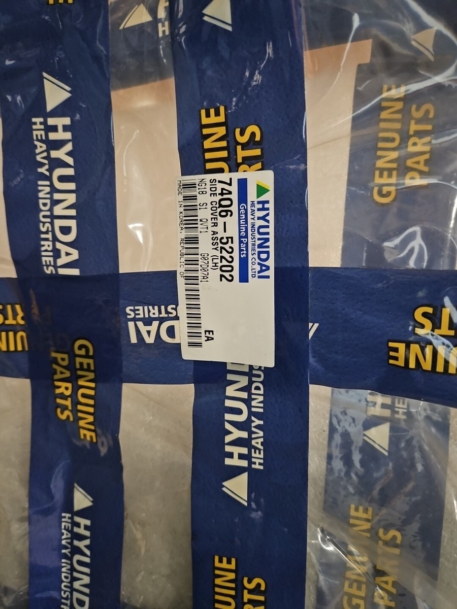 Hyundai R235 Excavator LH Side Cover74q6-52202, Updated Number