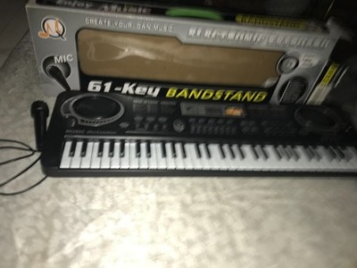 BANDSTAND Electronic Toy 61 Key KEYBOARD w/ MICROPHONE Model MQ-6106 WORKS GREAT