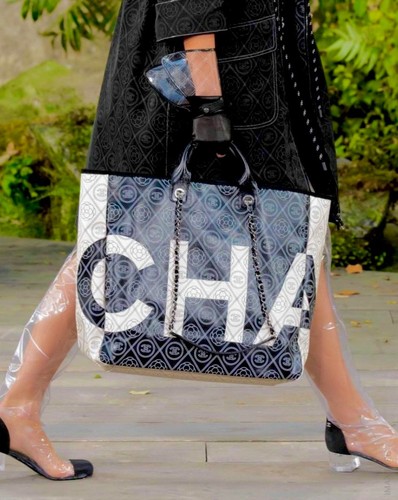 Authentic Chanel 2018 Limited Edition Deauville Camellia Tote - Black/Ivory Coat