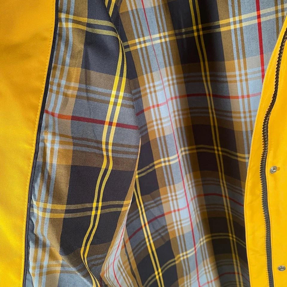 Pendleton Women's Yellow Waterproof Rain Jacket - Image 4 of 4