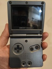 Nintendo Game Boy Advance SP AGS-101 graues Handheld-System 2002 Beschreibung lesen 