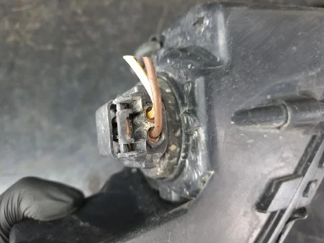 2012 Volkswagen Polo Left Fog Light - Image 4 of 4